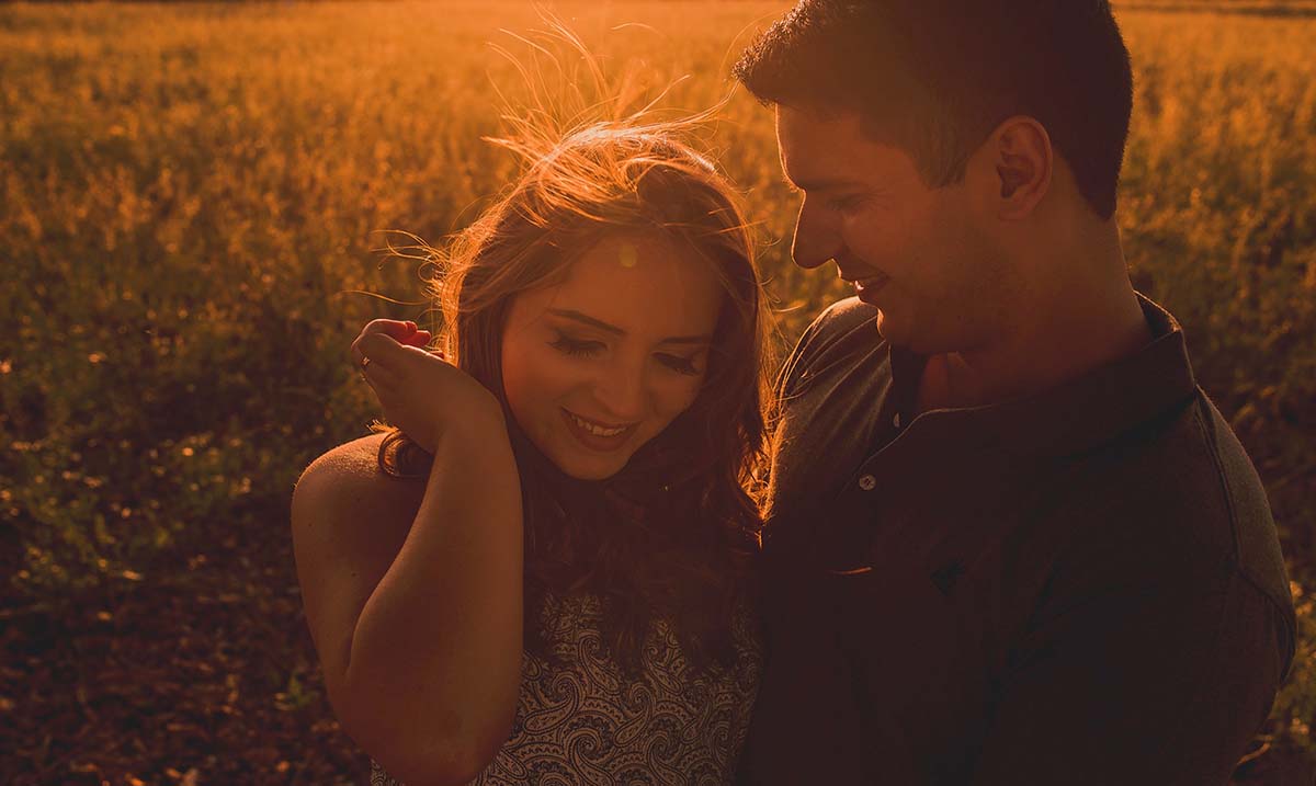 20 Signs He’s Not “Protecting You”, He’s Trying to Manipulate You