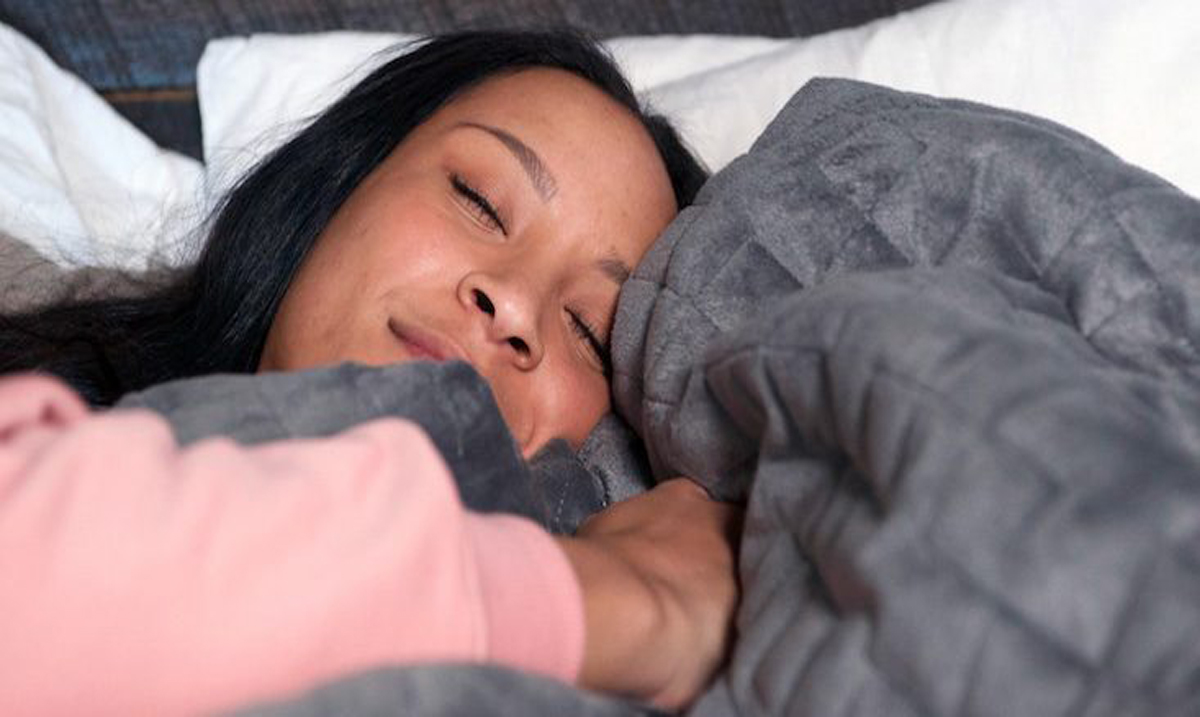 This Blanket Relieves Stress As You Sleep, So get Ready to Be A Morning Person
